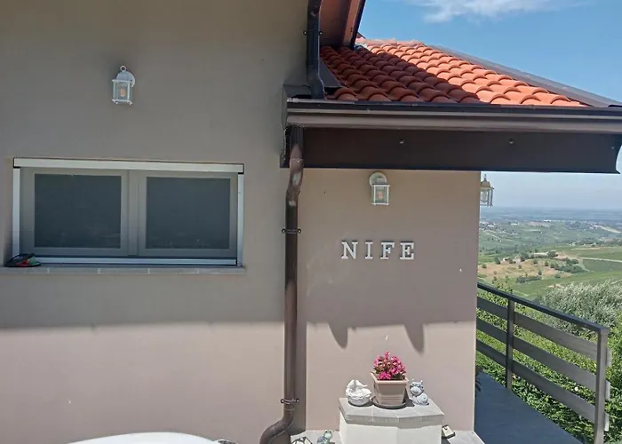 Nife Tiny House - Secret Garden Villa Montalbo