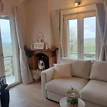 Nife Tiny House - Secret Garden * Montalbo