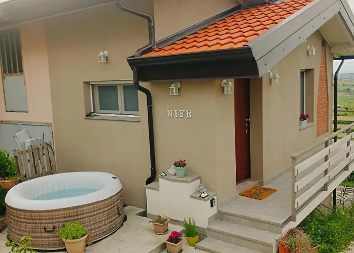 Villa Nife Tiny House - Secret Garden