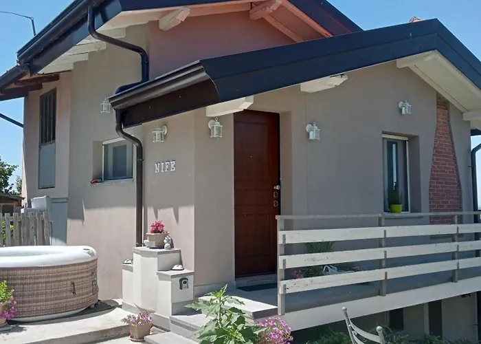 Nife Tiny House - Secret Garden Villa